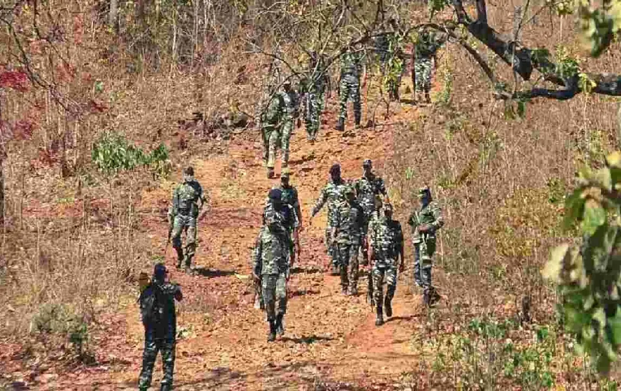 Chhattisgarh Naxalite Encounter: बीजापुर में सुरक्षाबल-नक्‍सली के बीच मुठभेड़; 2 नक्‍सली ढेर, दोनों ओर से गोलीबारी जारी