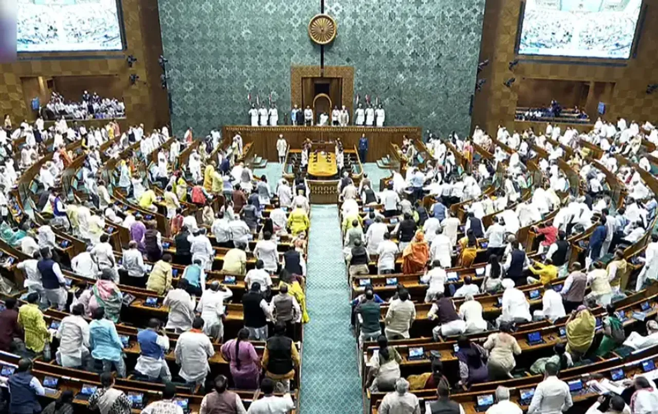 संसद में राहुल बोले NEET पर चर्चा करवाएं PM: NEET को लेकर दोनों सदनों में विपक्ष का हंगामा,लोकसभा 1 जुलाई तक स्थगित