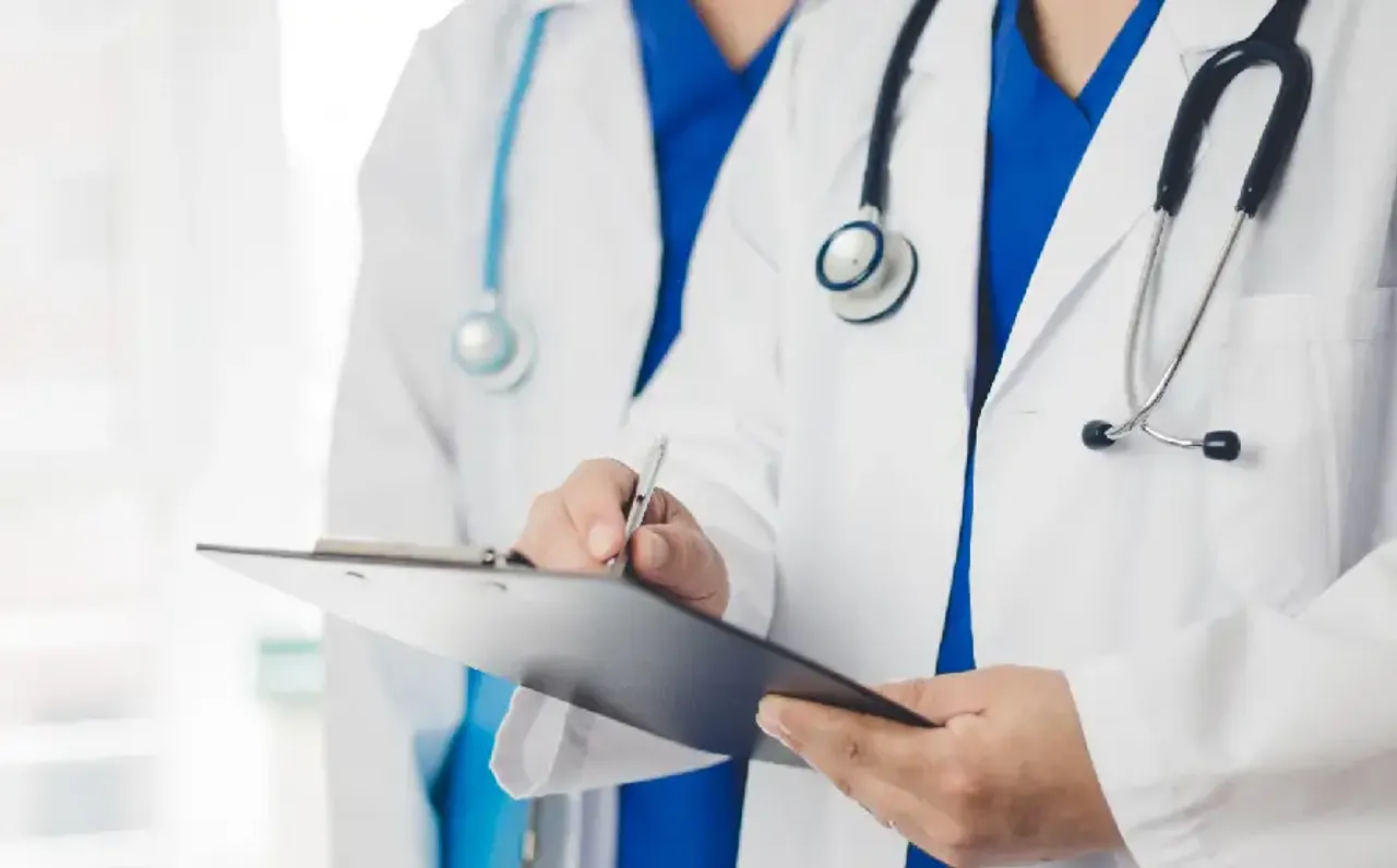 Nursing Colleges Scam: निरीक्षण में शामिल 50 डॉक्टरों और नर्सिंग स्टाफ के खिलाफ विभागीय जांच, निलंबन की तैयारी शुरू