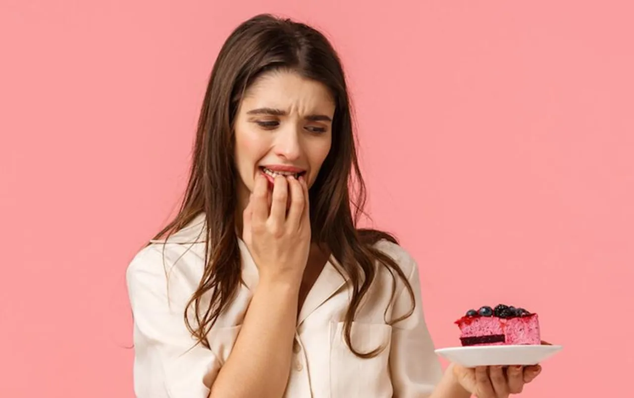 PMS Cravings: क्यों होती है पीरियड्स से पहले फूड क्रेविंग्स? जानें इसके पीछे का कारण