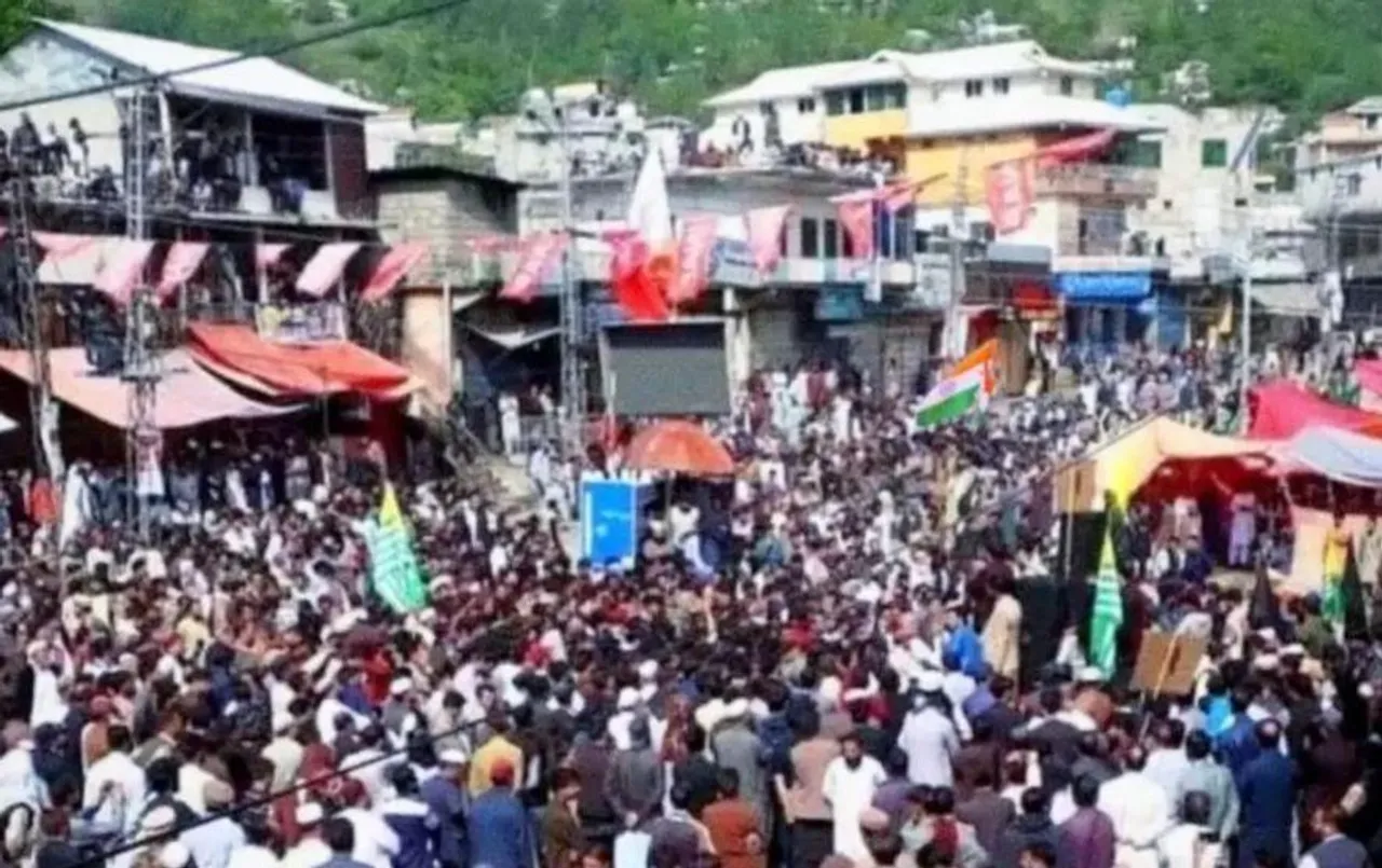 POK Protests: पीओके में फहराया तिरंगा, लोगों ने किया जंग का ऐलान! पुलिस ने की फायरिंग