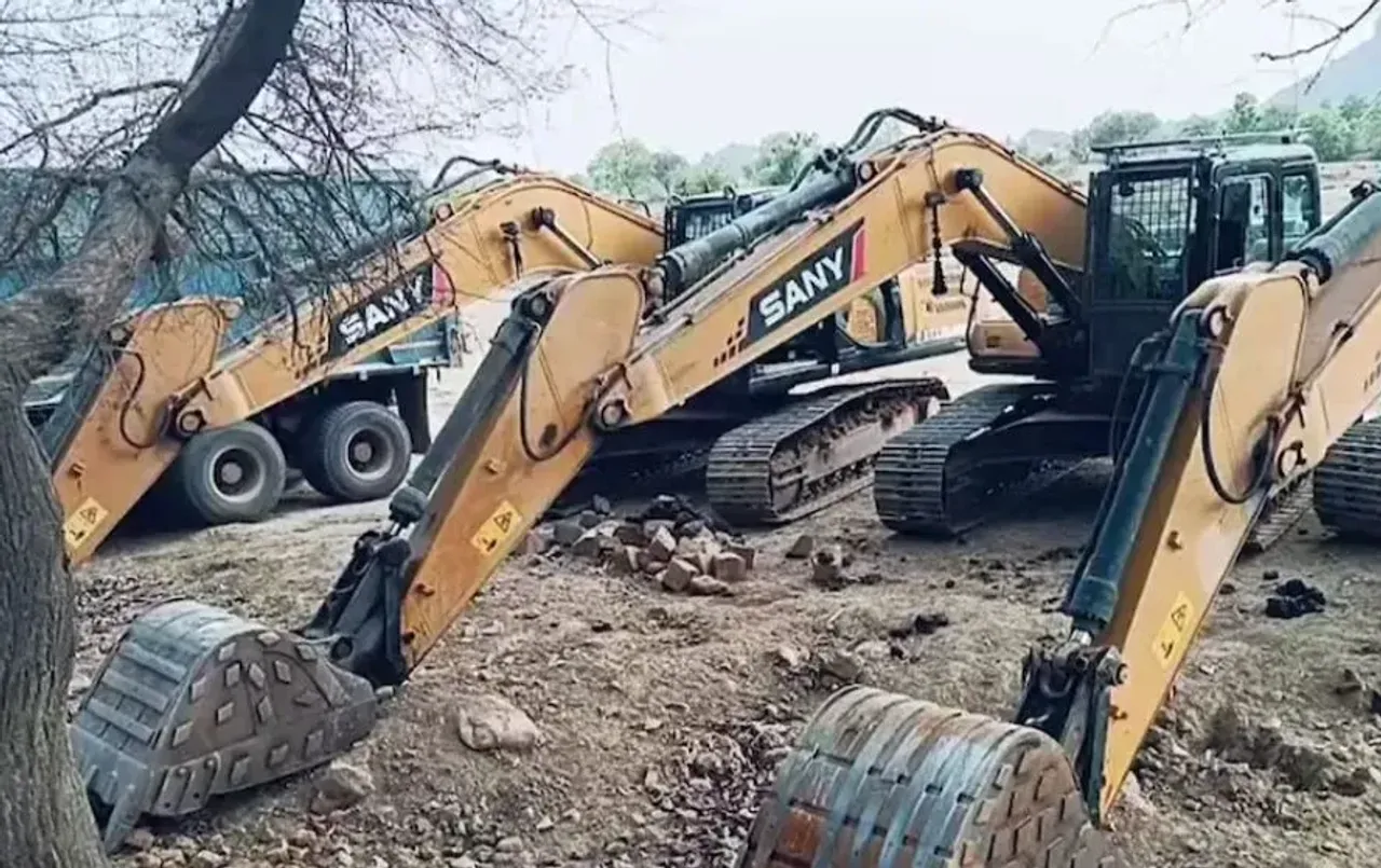 MP में रेत माफिया का दुस्साहस: पुलिस चौकी से छुड़ा ले गए ये बड़ी मशीनें और 2 दर्जन डंपर