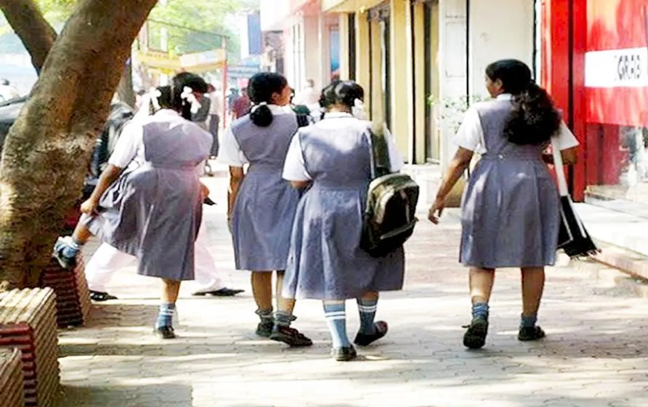 CG News: हॉस्टल से गायब दोनों छात्राएं पहुंची घर, अधीक्षिका पर लगाए गंभीर आरोप