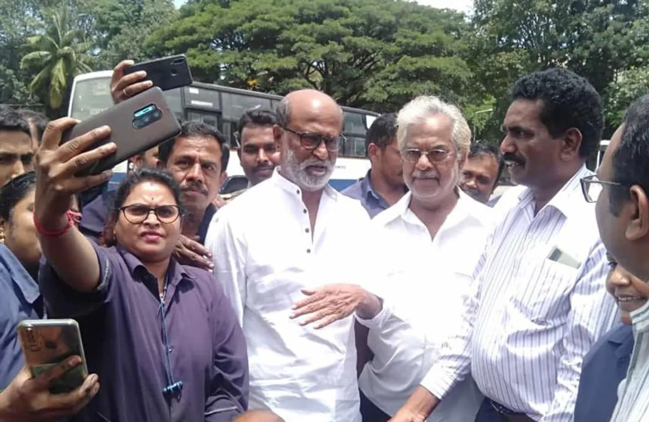 Rajinikanth Bengluru Bus Stand: कभी बस कंडक्टर हुआ करते थे रजनीकांत,बस स्टैंड पहुंचकर यादों में खोए