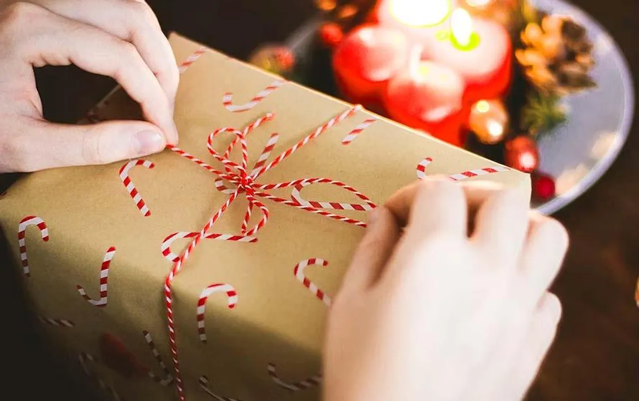 Raksha Bandhan 2023: रक्षाबंधन पर क्या गिफ्ट दें, अभी से कर लें तैयारी, ये हैं 10 शानदार गिफ्ट आईडियाज