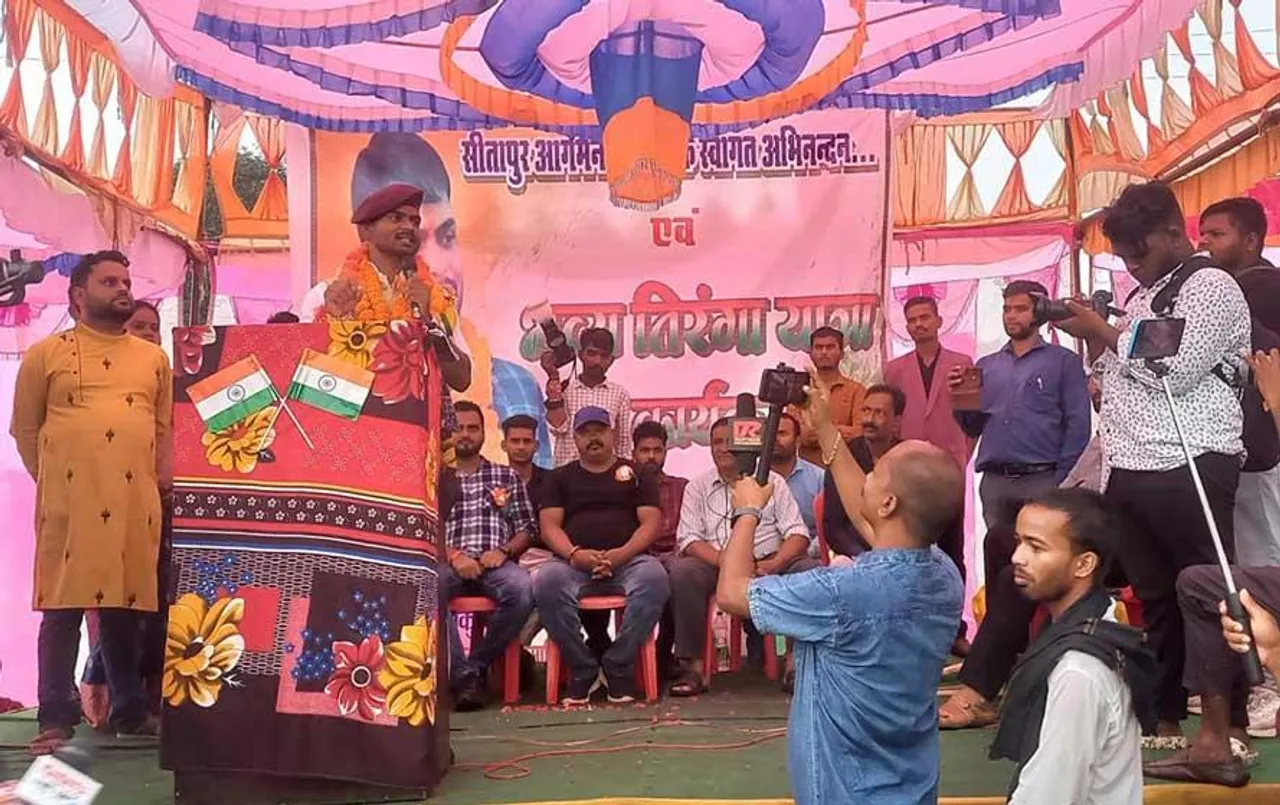 CG News: पूर्व सैनिक रामकुमार टोप्पो सैकड़ों समर्थकों के साथ बीजेपी में शामिल, प्रदेश अध्यक्ष ने दिलाई सदस्यता