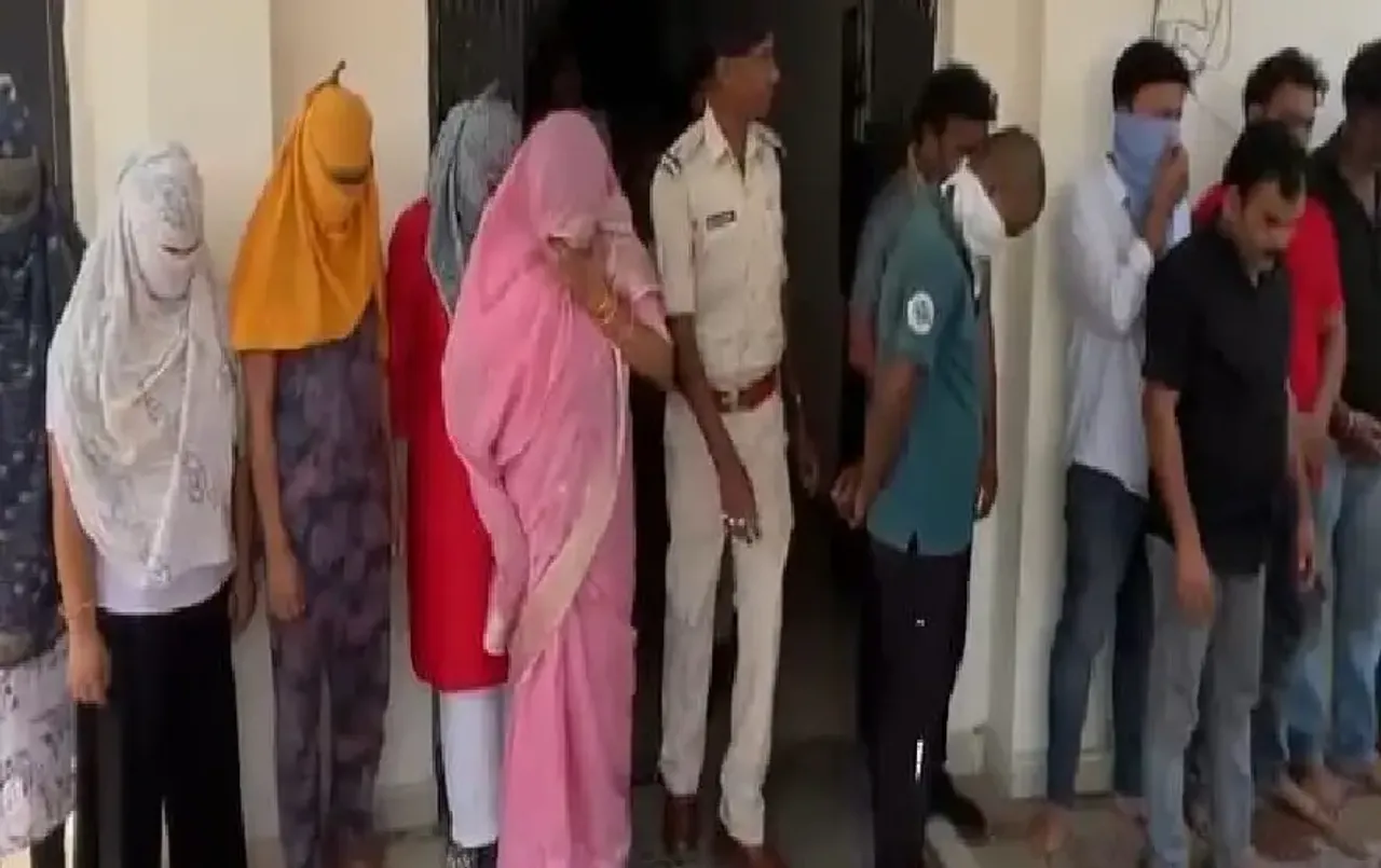 Sex Racket in CG: छत्‍तीसगढ़ में सेक्‍स रैकेट का भंडाफोड़, पुलिस ने दबिश दी तो देखकर रह गई दंग, यहां से आती थीं कॉलगर्ल
