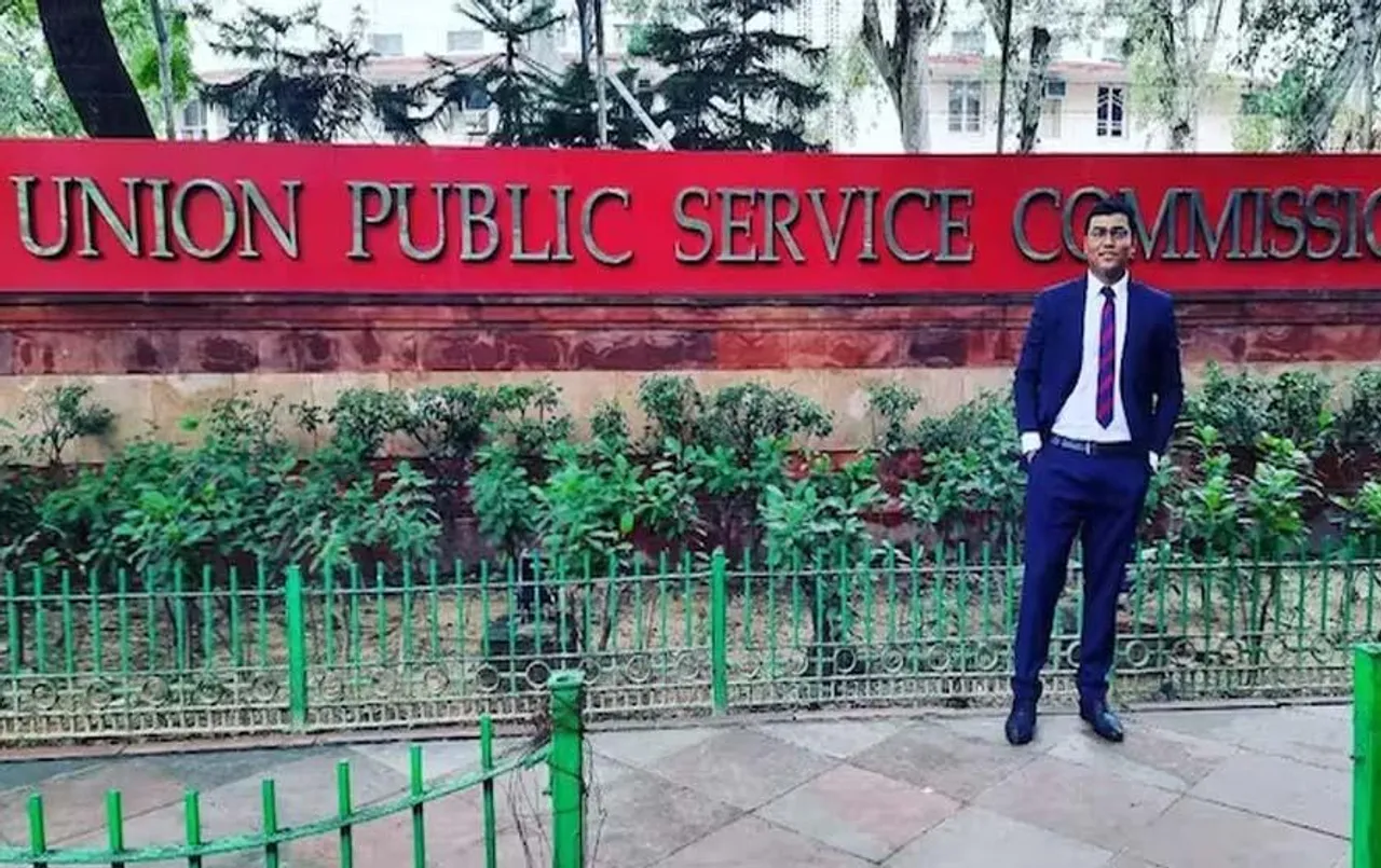 Success Story: पिता के साथ चाय-पकौड़े बेचते थे, 15 बार हुए फेल, फिर क्लीयर किया यूपीएससी, ऐसे बने अफसर
