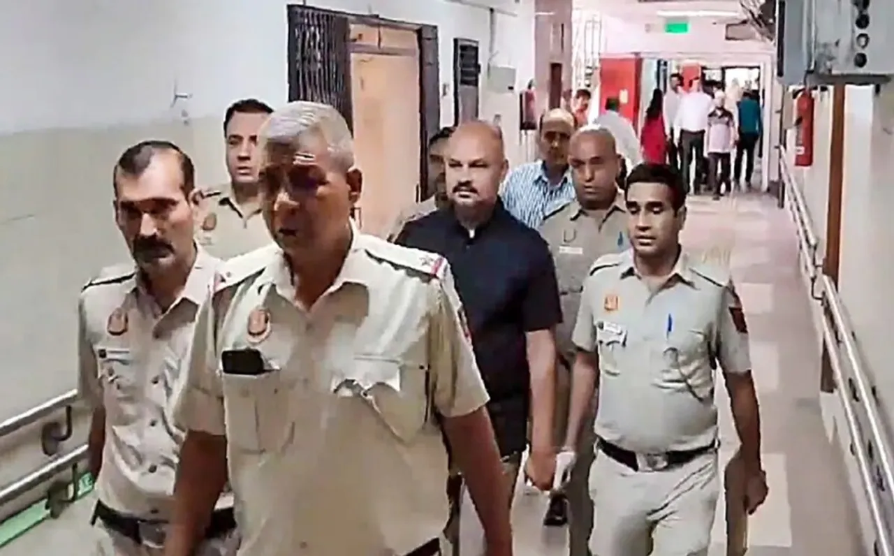 Swati Maliwal Assault Case: विभव कुमार तीन दिन की पुलिस रिमांड पर रहेंगे, जानें कोर्ट में क्या हुआ ?