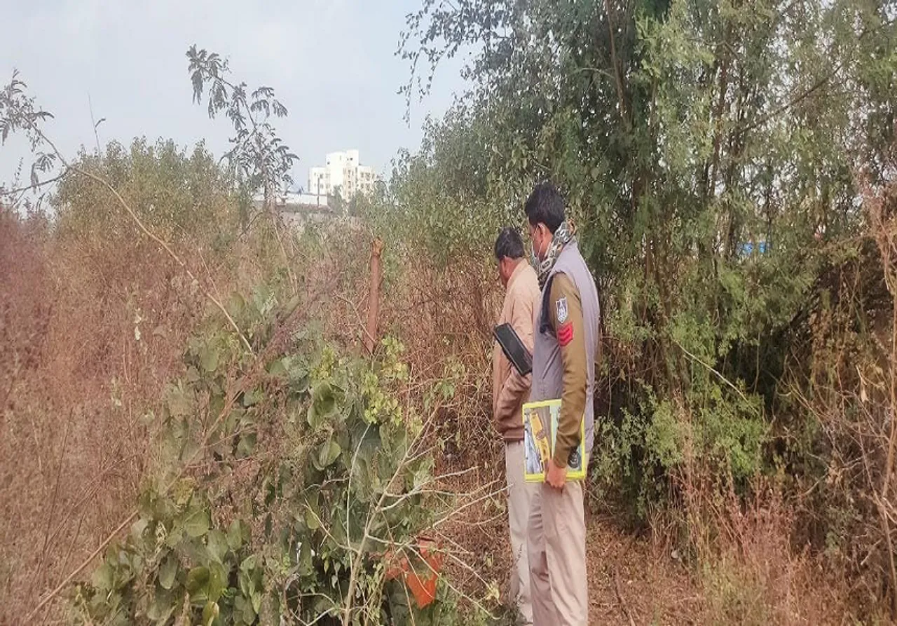 Thana Khajuri Sadak : चोर मंदिर से ले उड़े लाखों का माल, जांच में जुटी पुलिस