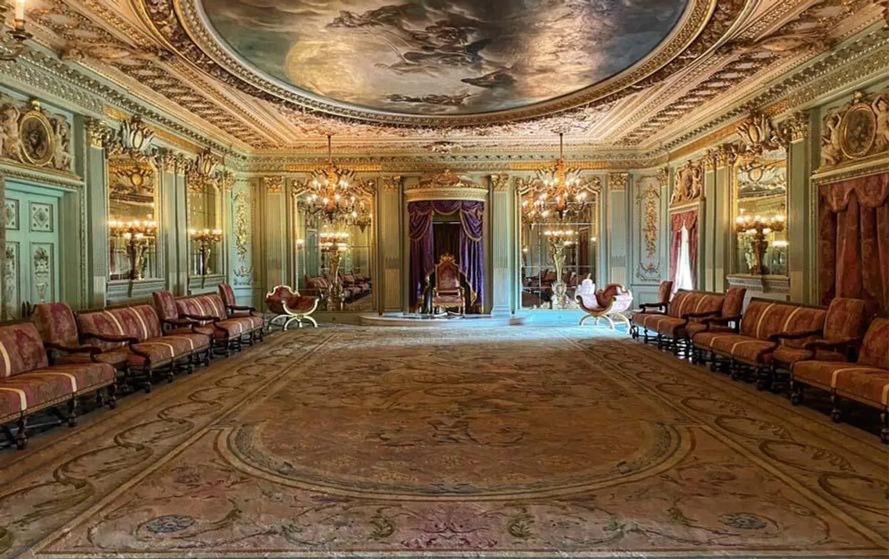 Travel & Tourism: इंदौर में स्थित हैं ये 5 खूबसूरत पर्यटन स्थल, एक बार जरूर करें इनका रुख