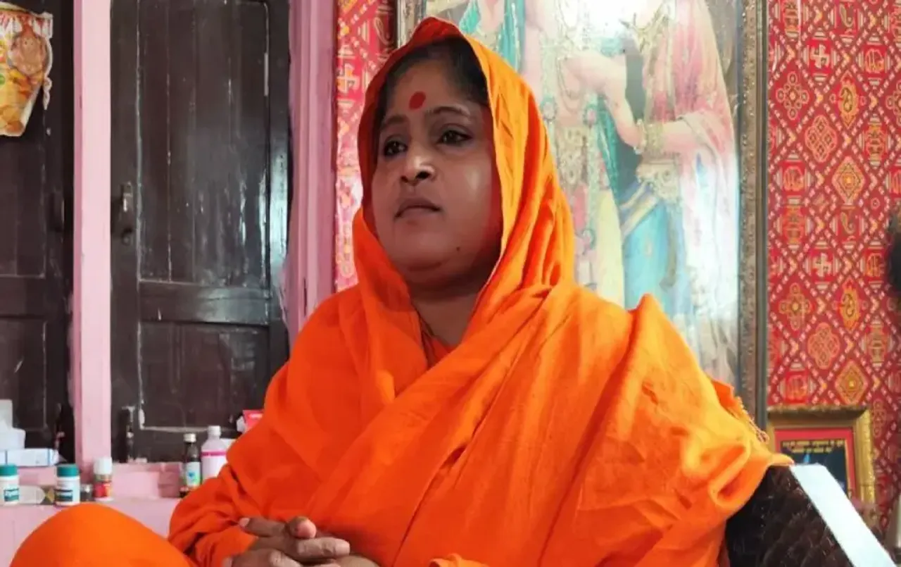 उज्जैन में पूर्व महामंडलेश्वर मंदाकिनी पर दूसरी FIR: 9 लाख ऐंठने का आरोप, निरंजनी अखाड़े के ही संत ने लगाया ये आरोप