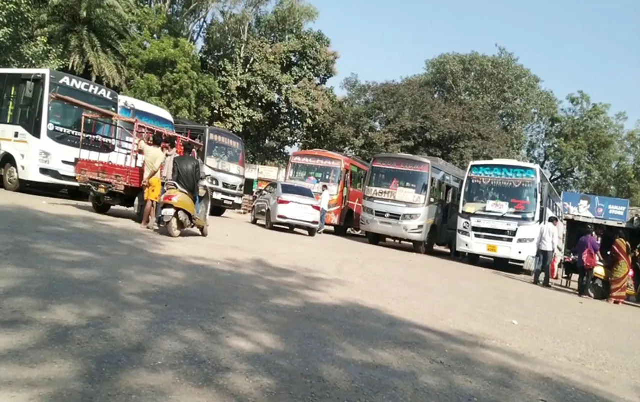 Indore News: बस चालकों की मनमानी, यात्रियों से वसूला जा रहा दोगुना किराया, जिम्मेदार बेखबर