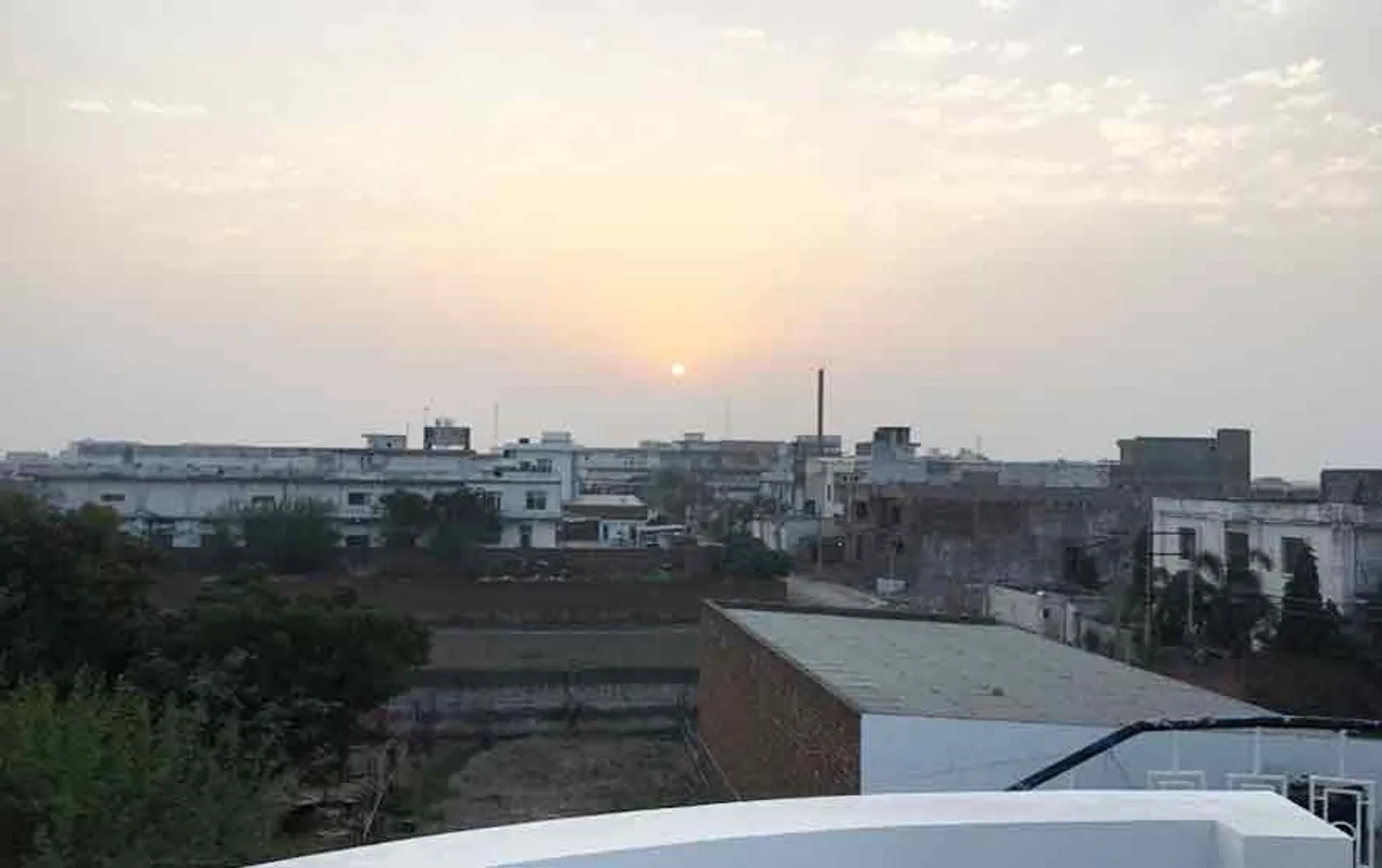 Chhattisgarh Weather News: आगामी 48 घंटों में तापमान आएगी गिरावट, इन जिलों में हल्की बारिश की संभावना