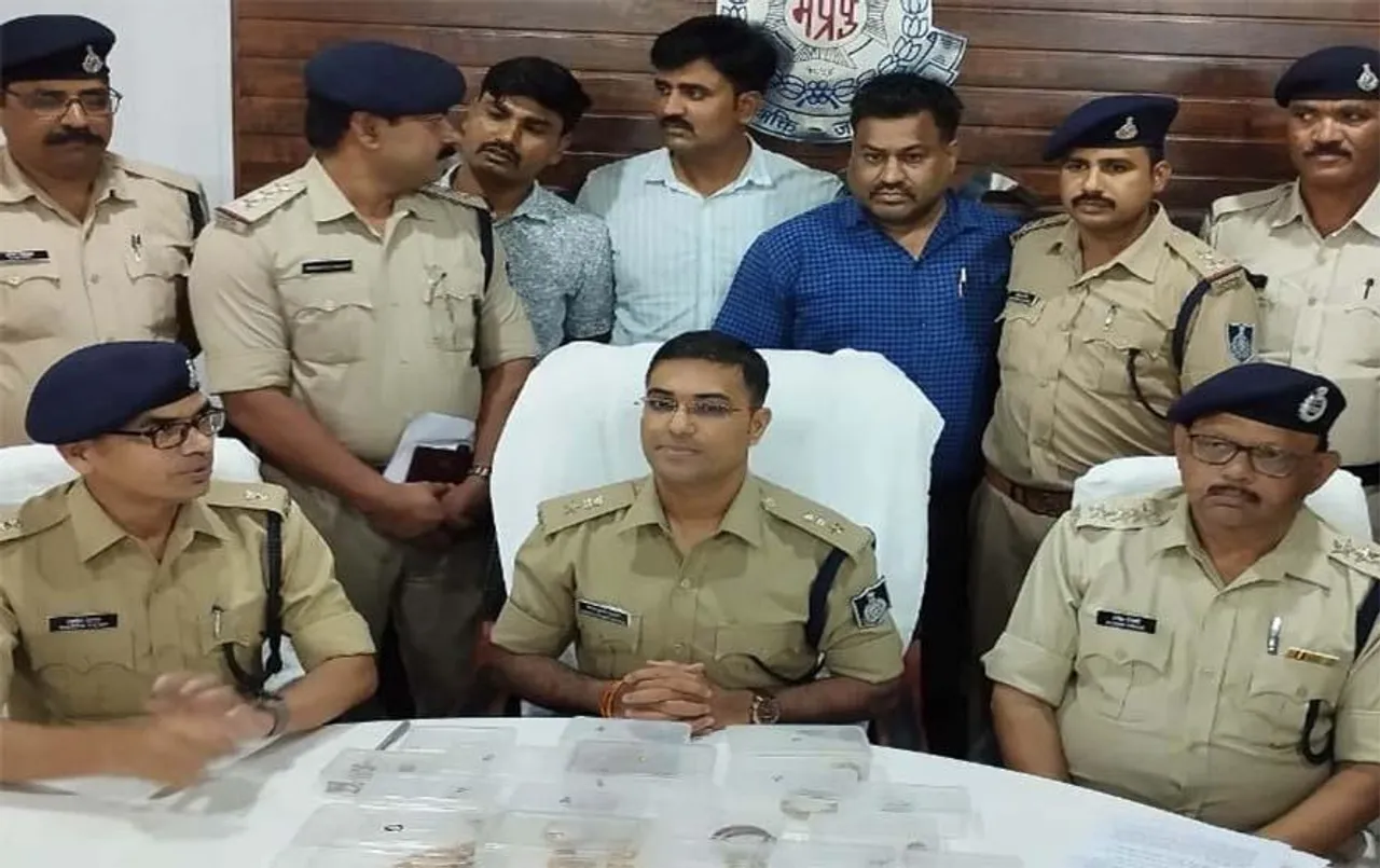 MP News: 1 करोड़ की चोरी में शामिल तीन आरोपियों पर पुलिस ने कसा शिंकजा, 2 की तलाश जारी