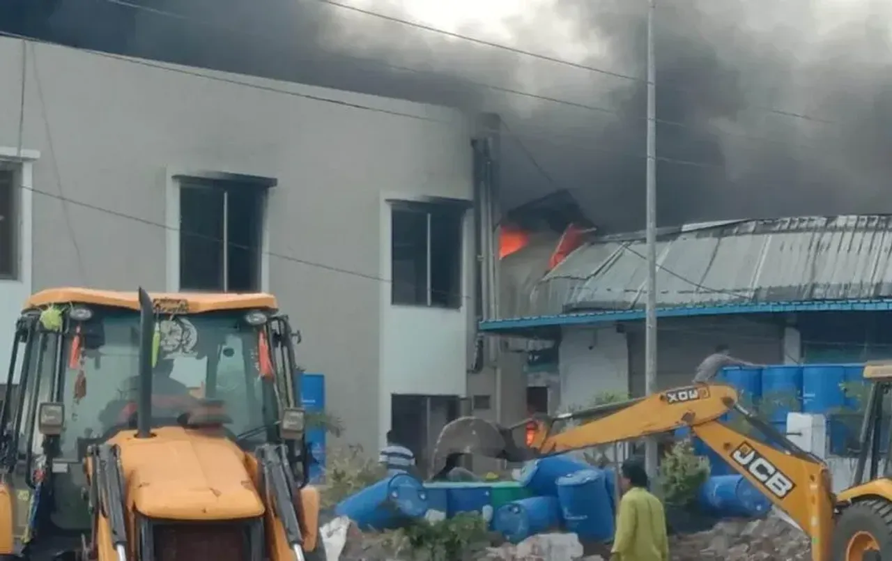विदिशा की पेस्टिसाइड्स फैक्ट्री पर 5 घंटे में पाया काबू: बुझाने में जुटी थीं 15 फायर ब्रिगेड, इलाके को कराया खाली