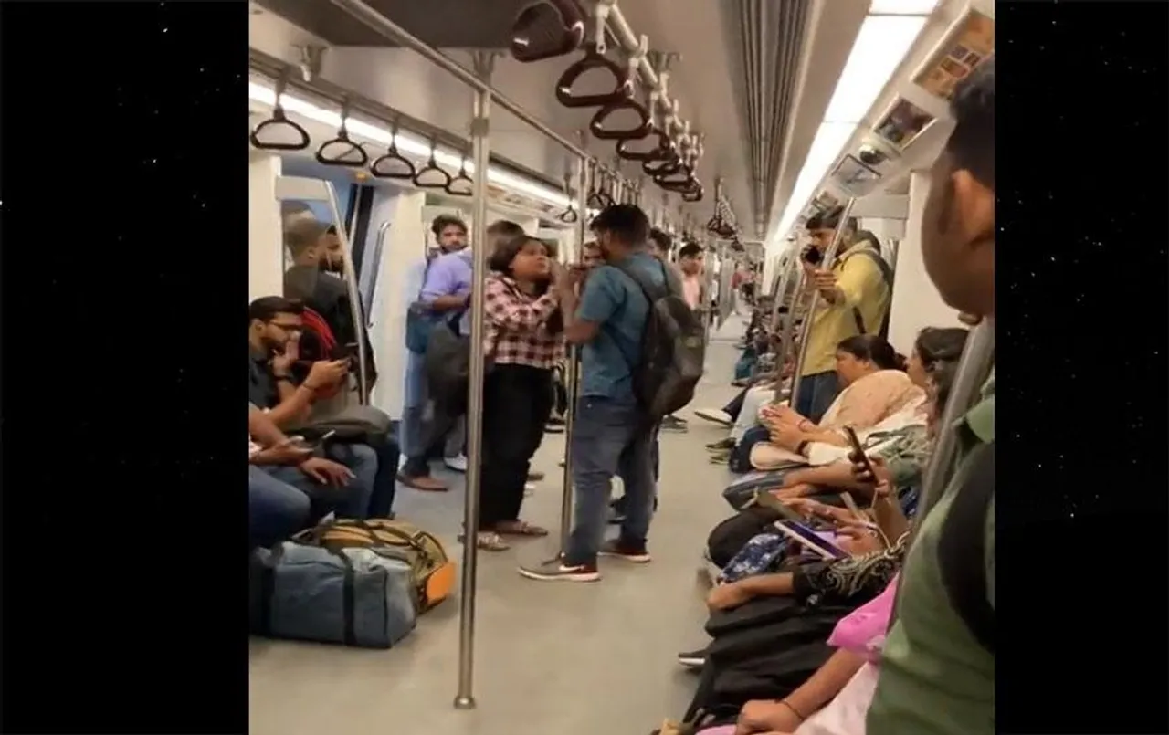 Viral News: दिल्ली मेट्रो में महिला ने जड़ा थप्पड़, वीडियो हो रहा वायरल