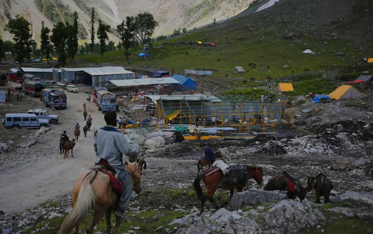 Amarnath Yatra 2023: अमरनाथ यात्रा के शेषनाग शिविर में झड़प, तीन गिरफ्तार