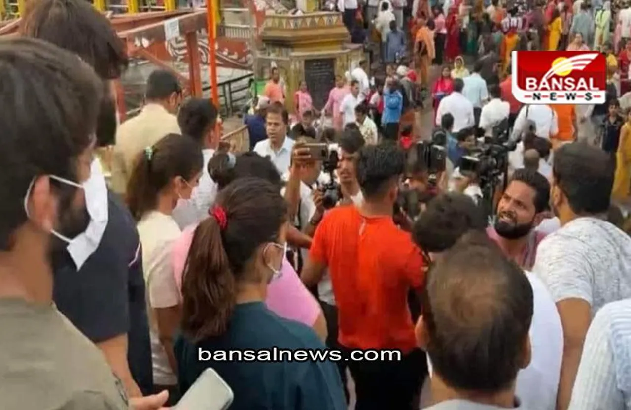 Wrestlers Protest: पहलवानों ने गंगा में मेडल बहाने का फैसला टाला, राकेश टिकैत ने सरकार को दिया 5 दिन का अल्टीमेटम