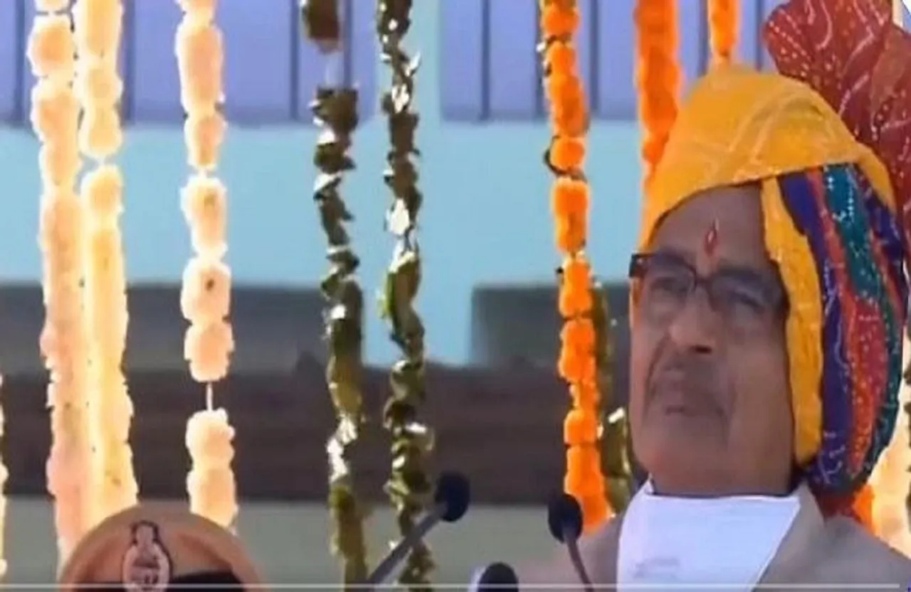 CM Shivraj Singh Chouhan : अब बिना अंग्रेजी माध्यम के बन सकेंगे डॉक्टर-इंजीनियर, अगले साल से हिंदी में होगी पढ़ाई : CM शिवराज