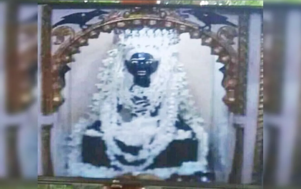 Datia के इस मंदिर में दर्शन नहीं कर सकतीं सुहागिन महिलाएं, जानें Devi Parvati के इस रूप के पीछे की असल कहानी