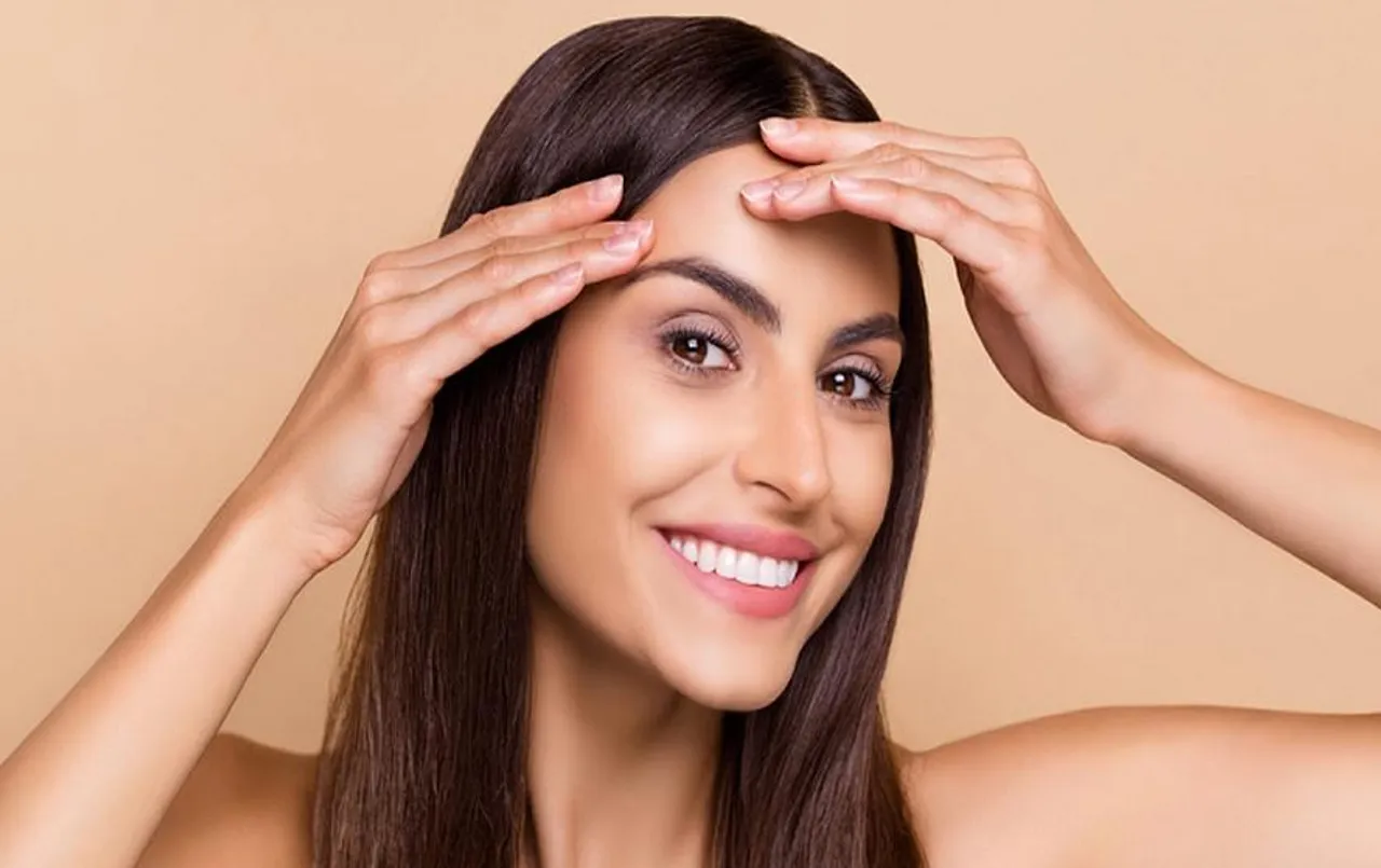 Forehead Remove Blackness: माथे से कालापन दूर कर त्वचा को खूबसूरत बनाती है ये खास चीजें, जानिए यहां
