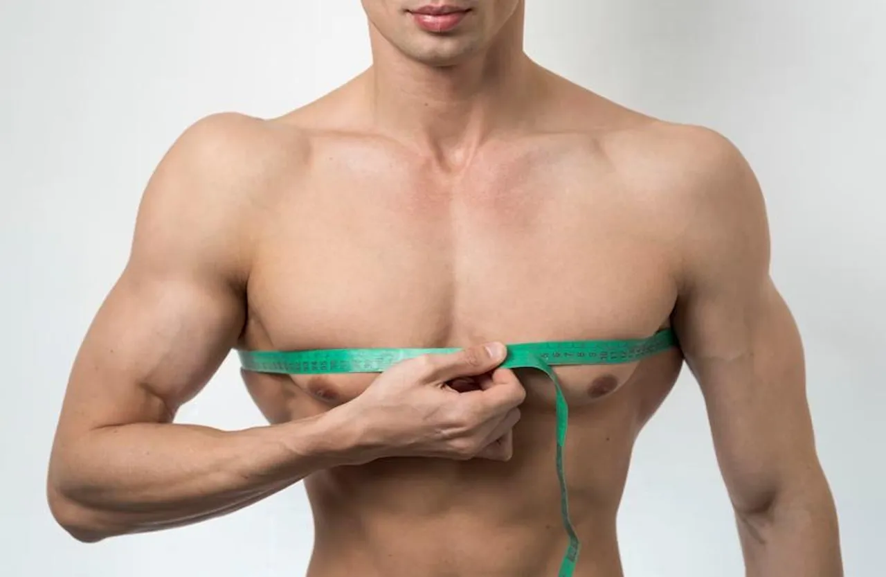 Gynecomastia: पुरूषों में क्यों होती ब्रेस्ट साइज बढ़ने की समस्या, जानिए इसके लक्षण और इलाज