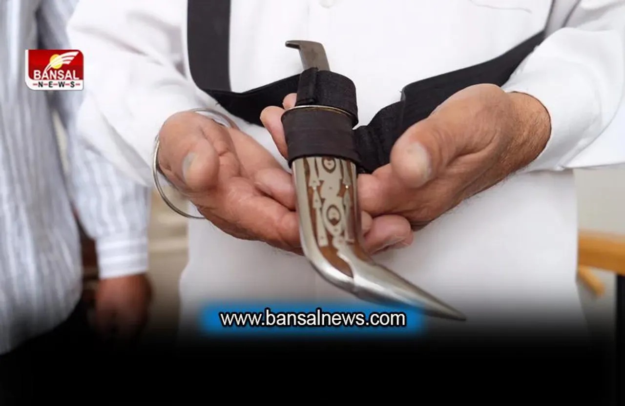 Delhi HC: सिखों को फ्लाइट में कृपाण ले जाने की अनुमति के खिलाफ याचिका HC में खारिज