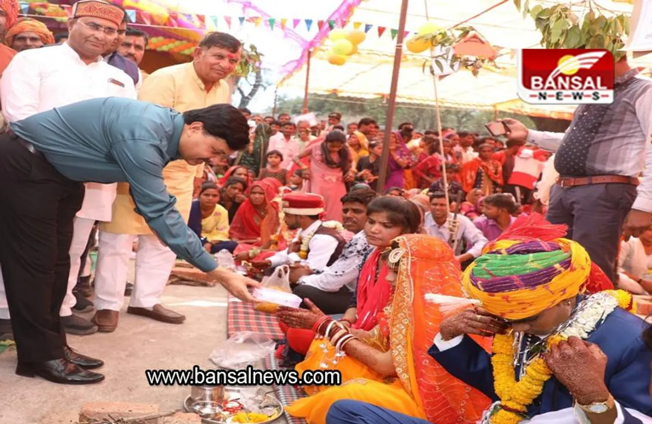 MP SHAJAPUR NEWS: 121 कन्याओं का हुआ विवाह, वर-वधुओं को सुखद दाम्पत्य जीवन की दी शुभकामनाएं