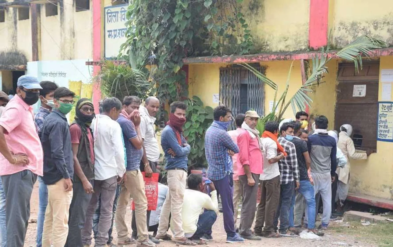 MP News: खाद की किल्लत, अन्नदाता परेशान, गेहूं की फसल की बुवाई हो रही लेट