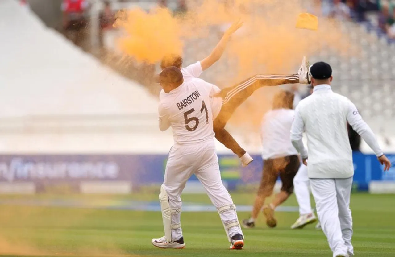 Ashes Test 2023: लॉर्ड्स मैदान में घुसे प्रदर्शनकारी, थोड़ी देर के लिए रोकना पड़ा खेल, जानिए क्या हुआ