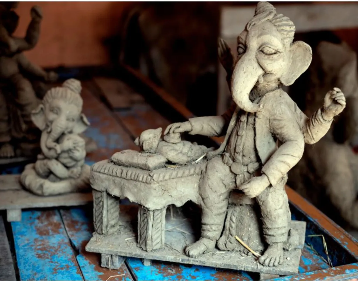 Eco-Friendly Ganpati Idol: इको-फ्रेंडली ग्रीन क्ले गणेशा बने लोगों की पहली पसंद, मुंबई में इस वर्ष गणपति उत्सव में पर्यावरण अनुकूल 'बप्पा' की धूम