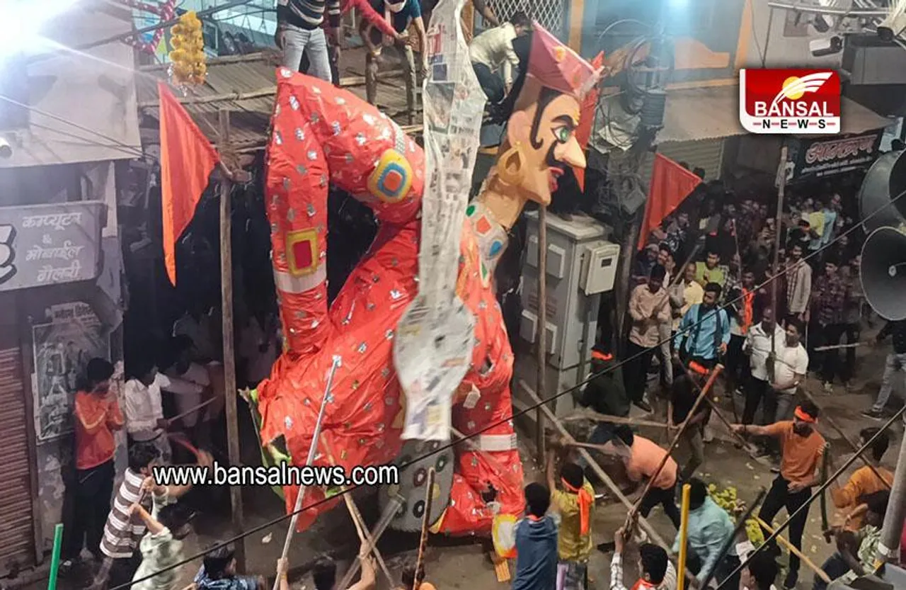 Mp Shajapur News: शाजापुर में हुआ ऐतिहासिक कंस वधोत्सव,  रात 12 बजे डंडों से पीटकर किया कंस का वध, 269 साल पुरानी निभाई गई परंपरा