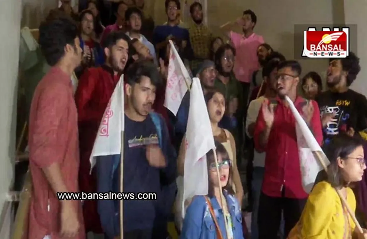 BBC Documentary row: बीबीसी डॉक्यूमेंट्री पर बवाल बंगाल पहुंचा, बिजली कटने के बावजूद SFI ने किया स्क्रीनिंग का दावा