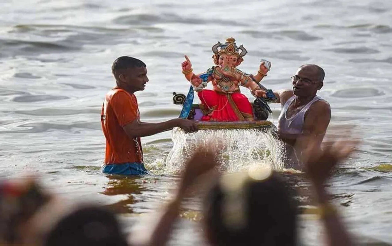 Janjgir-Champa News: गणेश विसर्जन के दिन मारपीट मामले को लेकर समूह की महिलाओं ने लगाई कारवाई की गुहार