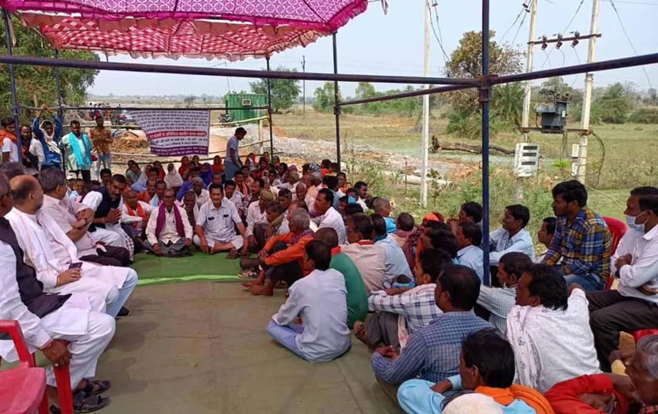 कवर्धा जिले में सेवा सहकारी समिति अध्यक्ष ने किया फर्जीवाड़ा, किसानों ने खोला मोर्चा