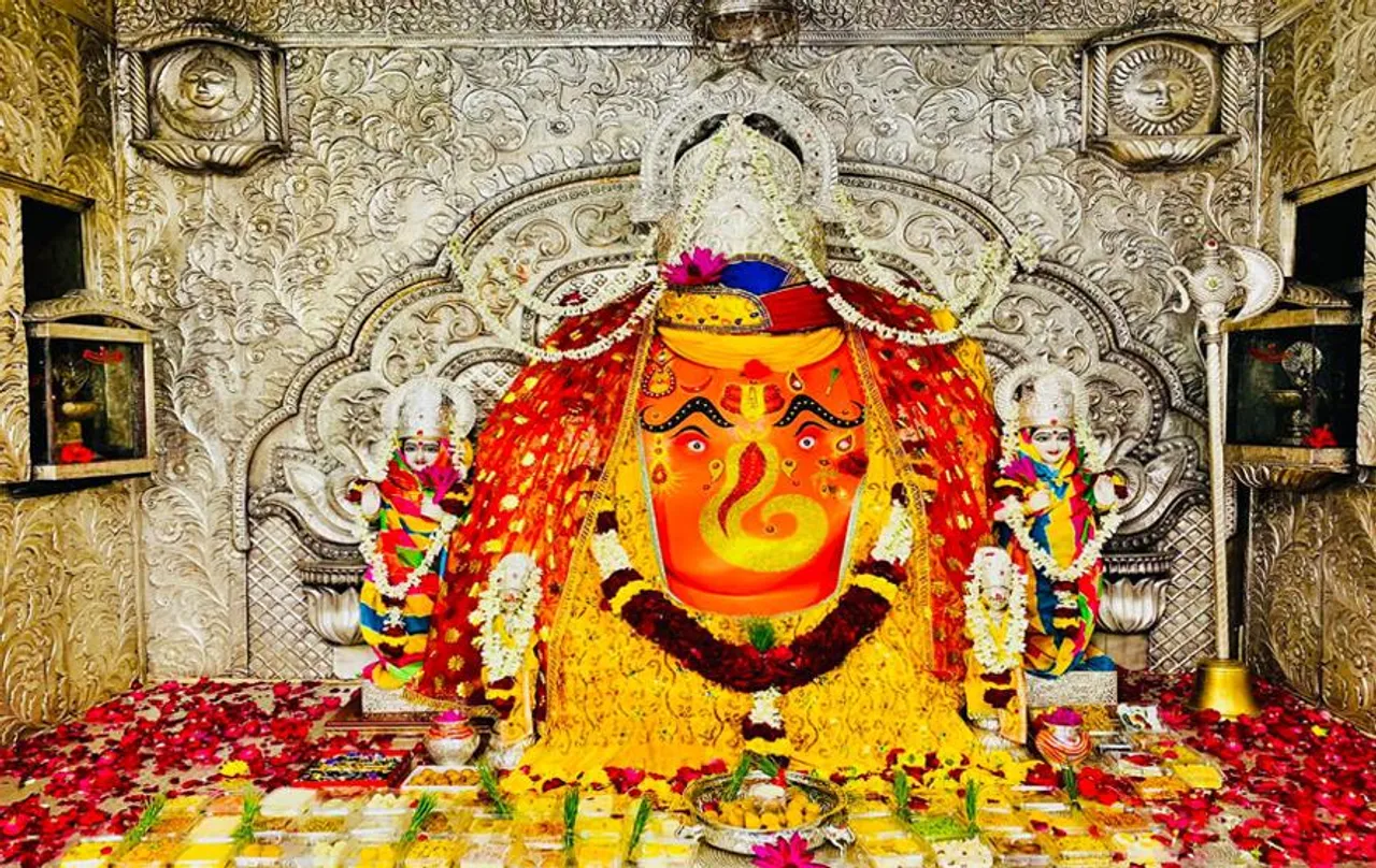 Ganesh Utsav 2023: गणेशोत्सव में 10 दिन तक 24 घंटे खुला रहेगा खजराना गणेश मंदिर, श्रद्धालुओं के लिए की विभिन्न व्यवस्थाएं
