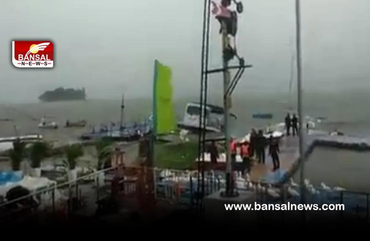 MP Weather Alert : MP बिग ब्रेकिंग, समुद्र की तरह उफान मार रही बड़े तालाब की लहरें, देखते ही देखते डूबा क्रूज, देखें वीडियों