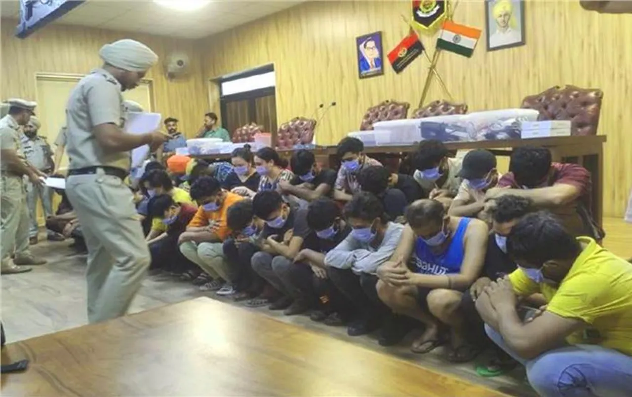 Call Centre Fraud: लुधियाना में अवैध कॉल सेंटर का भंडाफोड़, इतने लोगों को किया गया  गिरफ्तार