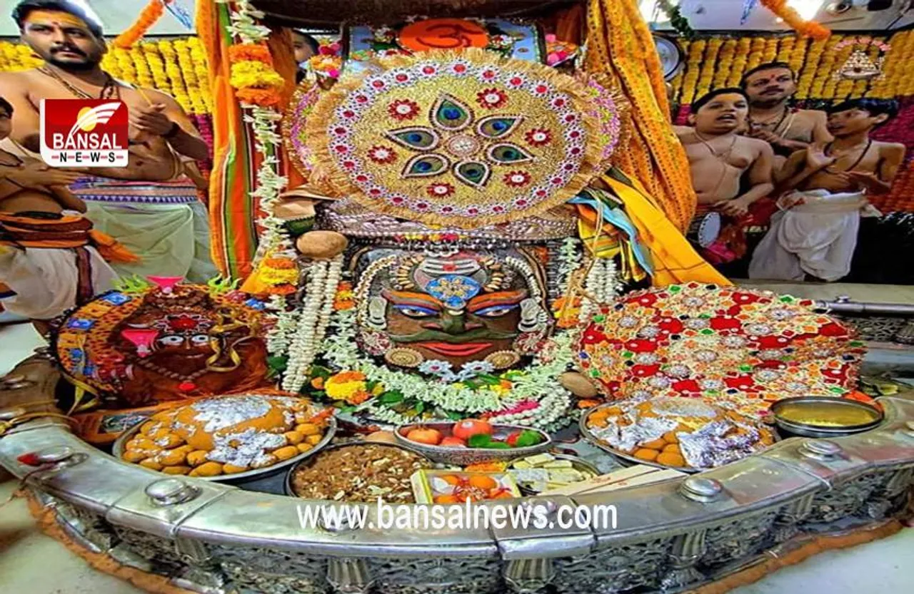 Raksha Bandhan 2022 : ब्रह्म मुहूर्त बाबा महाकाल को बांधी गई राखी, देखिए किस तरह सजा है दरवार