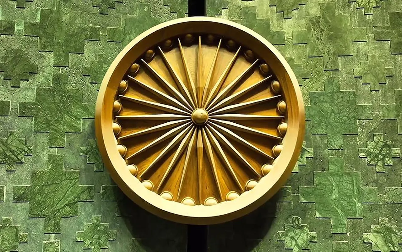 New Parliament Building: मध्य प्रदेश के इंदौर में बने अशोक चक्र से सजा है नया ससंद भवन