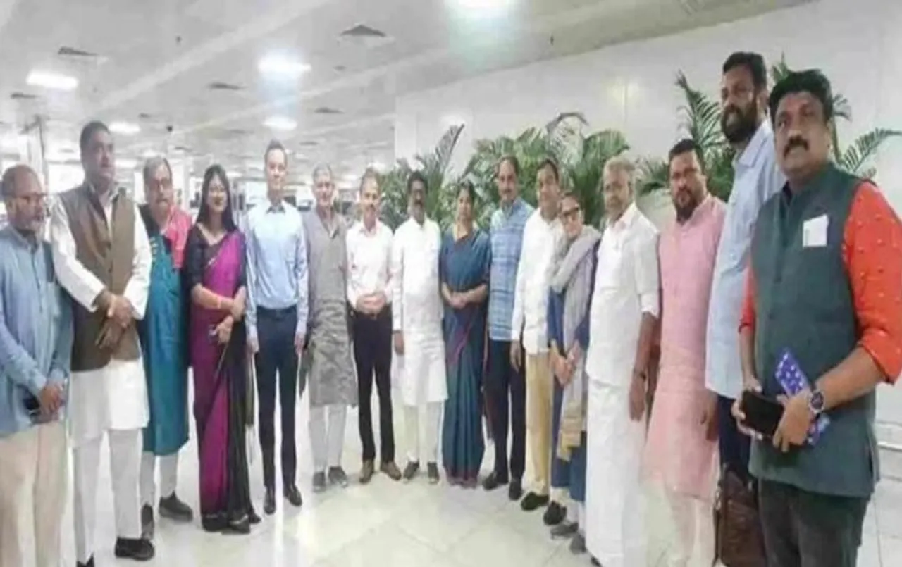 Manipur Visit: ‘इंडिया' के सांसदों ने मणिपुर में स्थिति का लिया जायजा, जानें क्या कुछ कहा