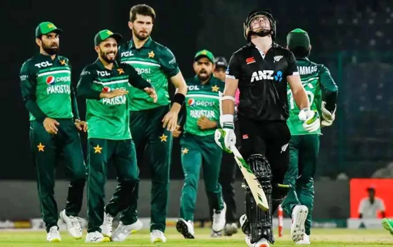 PAK vs NZ: पाक बनाम न्यूज़ीलैंड मैच में कैसी होगी टीम, पिच और रणनीति, जानें इस रिपोर्ट में