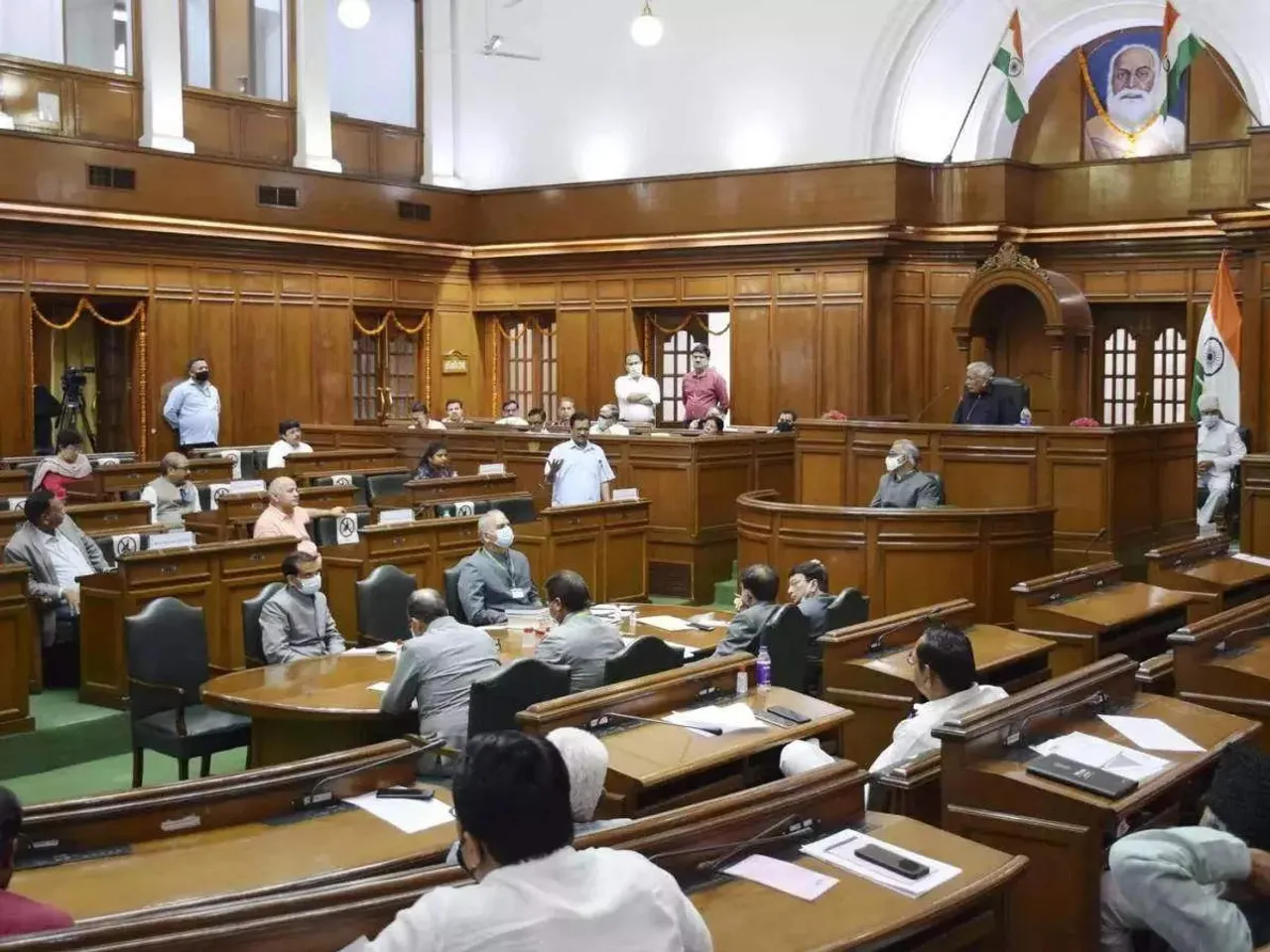 Delhi Assembly: भाजपा के तीन विधायकों को अस्थायी किया निलंबित, 15 मिनट स्थगित रही कार्यवाही