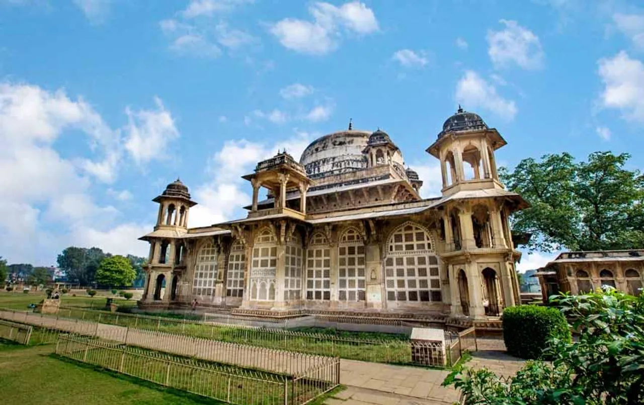 Places To Visit In Gwalior: अगर ग्वालियर में हैं तो ये 5 जगह जरूर घूमना