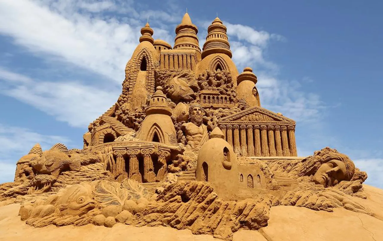 Sand Art: समुद्र तट पर रेत से चित्र बनाने की कला इतने साल पहले हुई थी शुरु, जानें विस्तार से