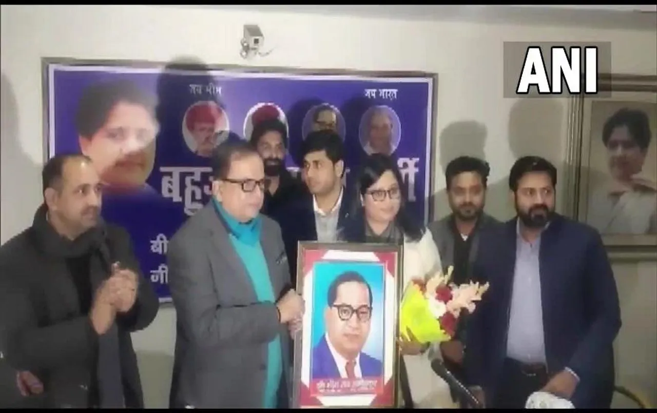 Seema Kushwaha joins BSP: बसपा में शामिल हुई निर्भया की वकील सीमा कुशवाहा