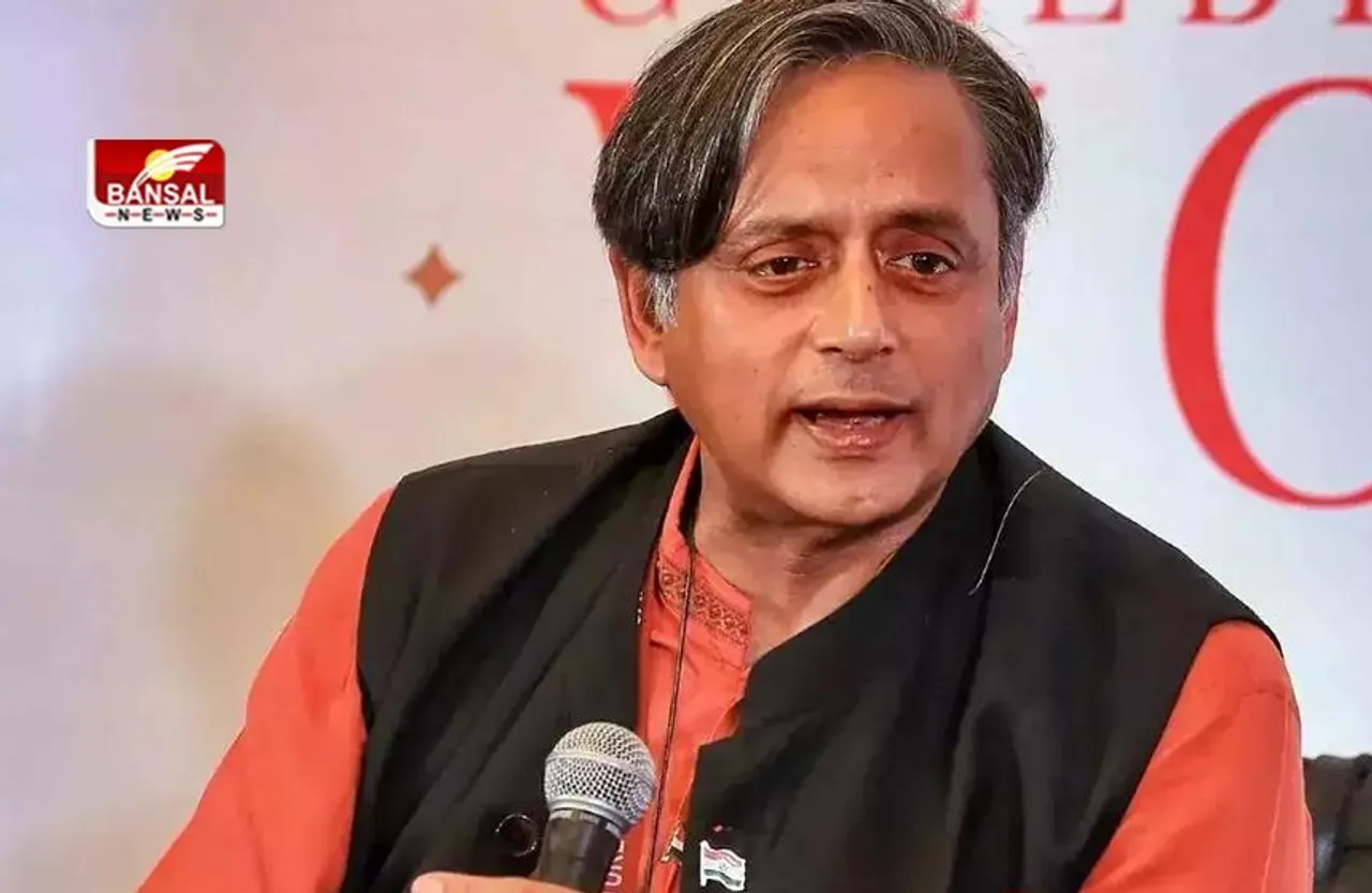 Congress President Election 2022: थरूर बोले PCC में खड़गे का होता है स्वागत, मेरे साथ ऐसा व्यवहार नहीं होता