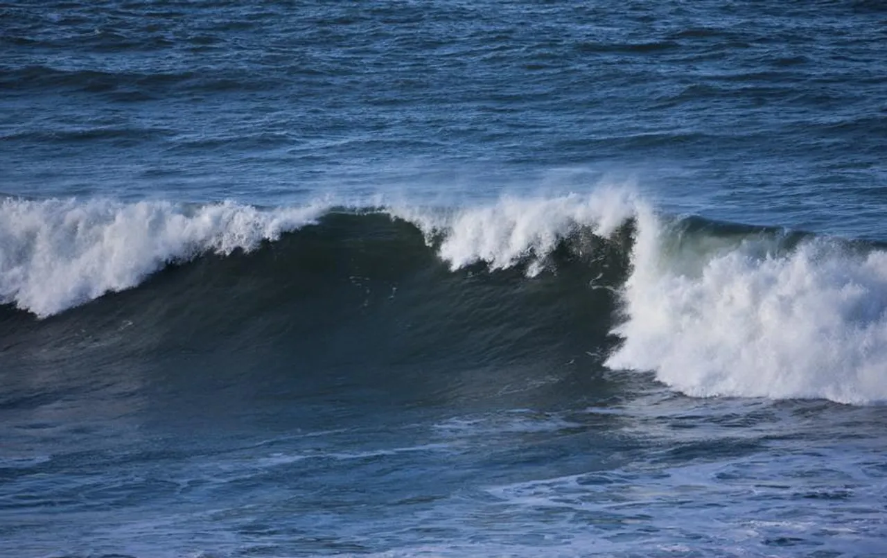 Strong Currents: तीव्र धाराएं तैराकों के लिए खतरनाक, जानें कैसे