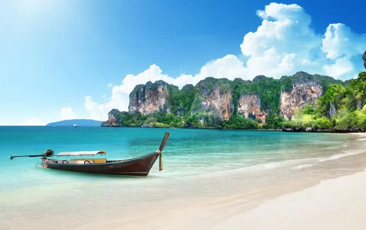 Thailand Trip: अगर आप छुट्टियों का उठाना चाहते हैं लुफ्त, तो गर्मियों के लिए यह पड़ोसी देश है जन्नत